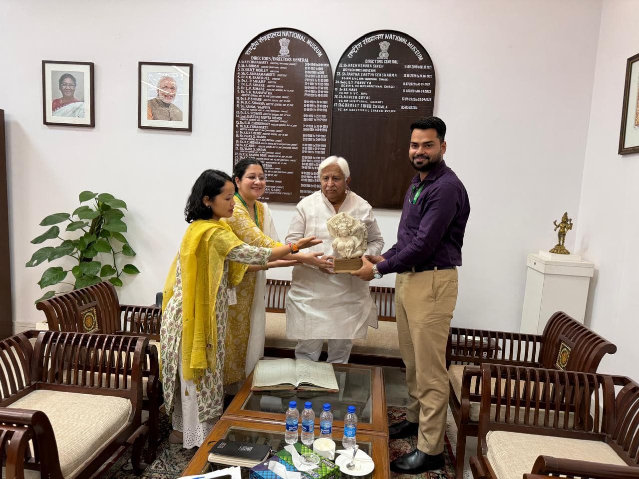 Preserving Karnataka’s Legacy: Tourism Minister Inspects Historic Lakkundi Collection in New Delhi