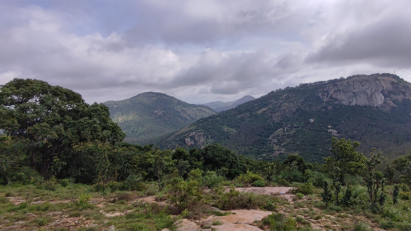 ಹೊರಾಂಗಿನ ಬೆಟ್ಟದ ಚಾರಣ