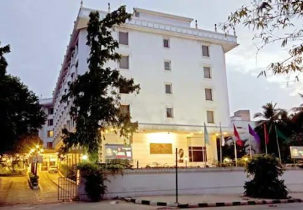 Hotel capitol